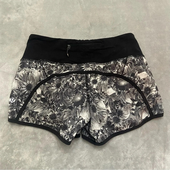 Lululemon Run Times Short Flowabunga Black Angel Wing 21342 - Picture 5 of 12